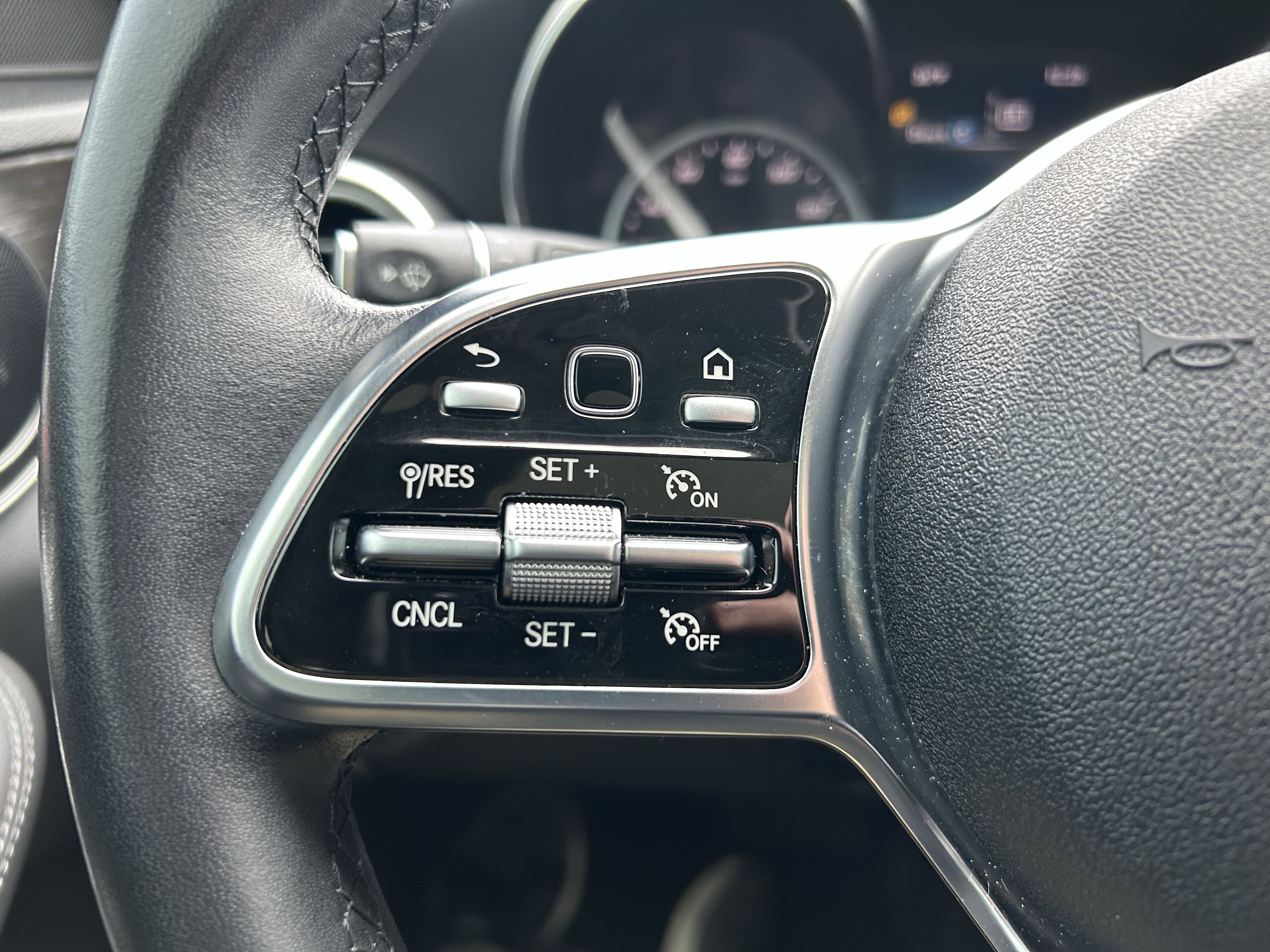 Used 2020 Mercedes-Benz C 300 4MATIC Sedan image 19