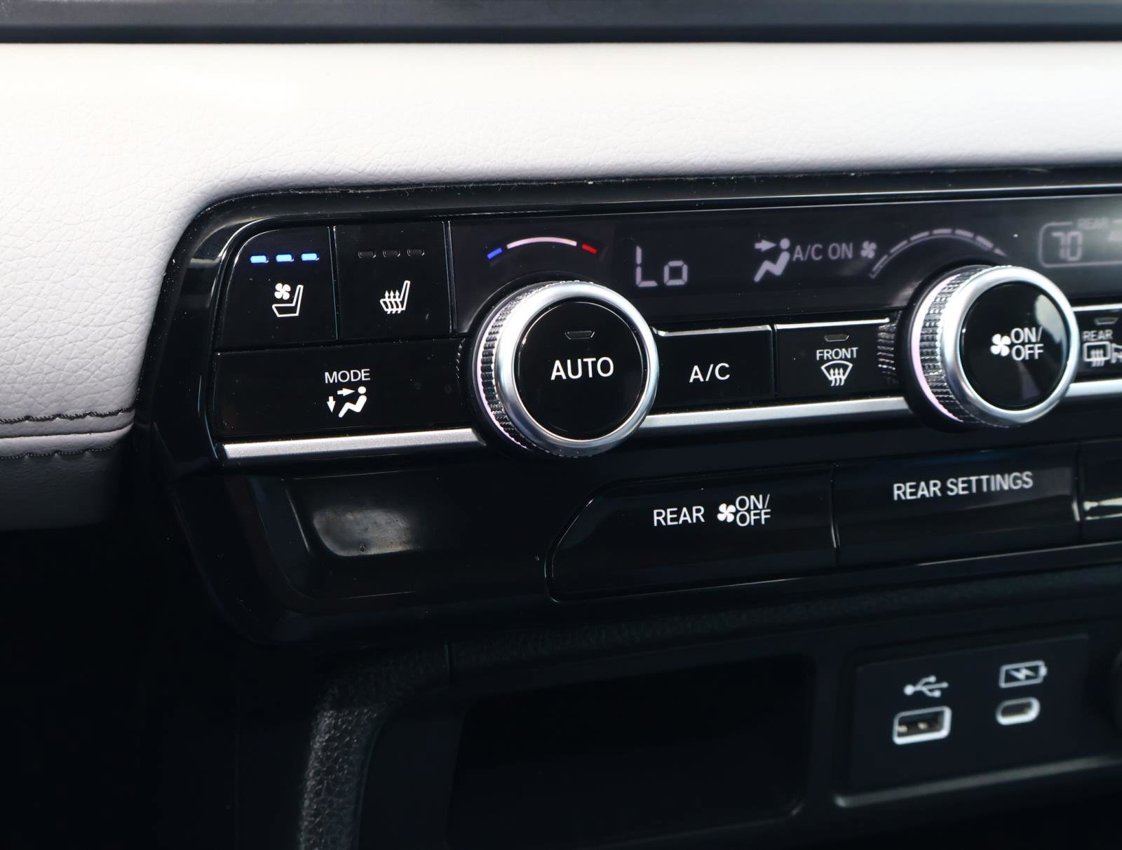 Used 2025 Honda Pilot Elite image 26