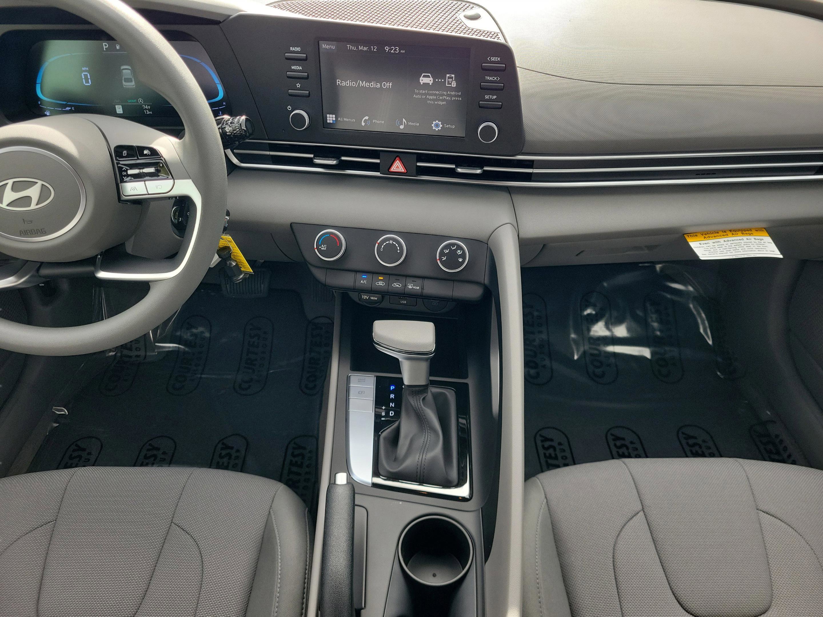 New 2026 Hyundai Elantra SE FWD image 15