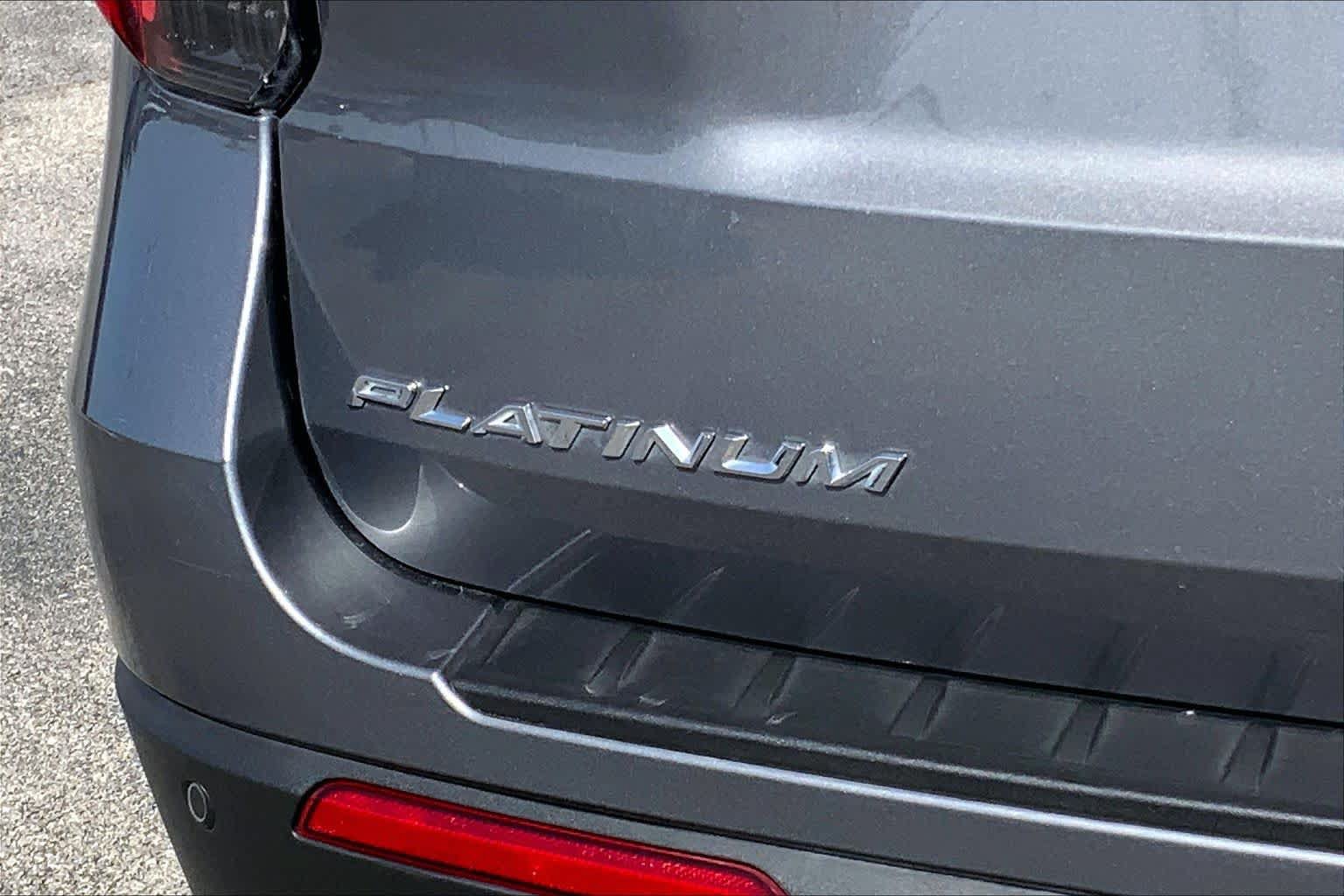 Certified 2025 Ford Explorer Platinum RWD image 28
