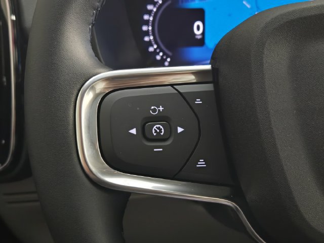 New 2026 Volvo XC40 B5 Plus w/ Protection Package Premier AWD/4WD image 25