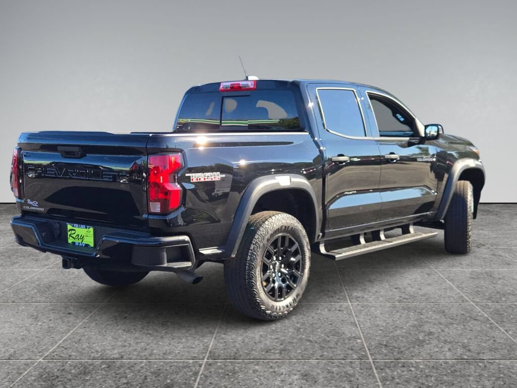 Certified 2024 Chevrolet Colorado Trail Boss w/ Advanced Trailering Package AWD/4WD image 16