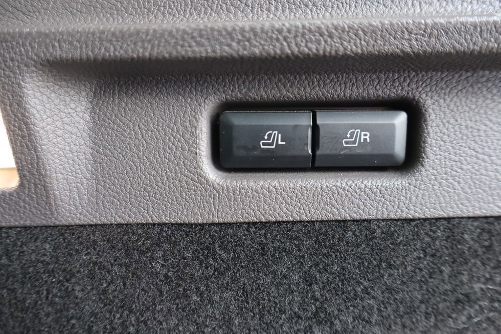 Used 2021 Lincoln Corsair AWD w/ Premium Package image 31