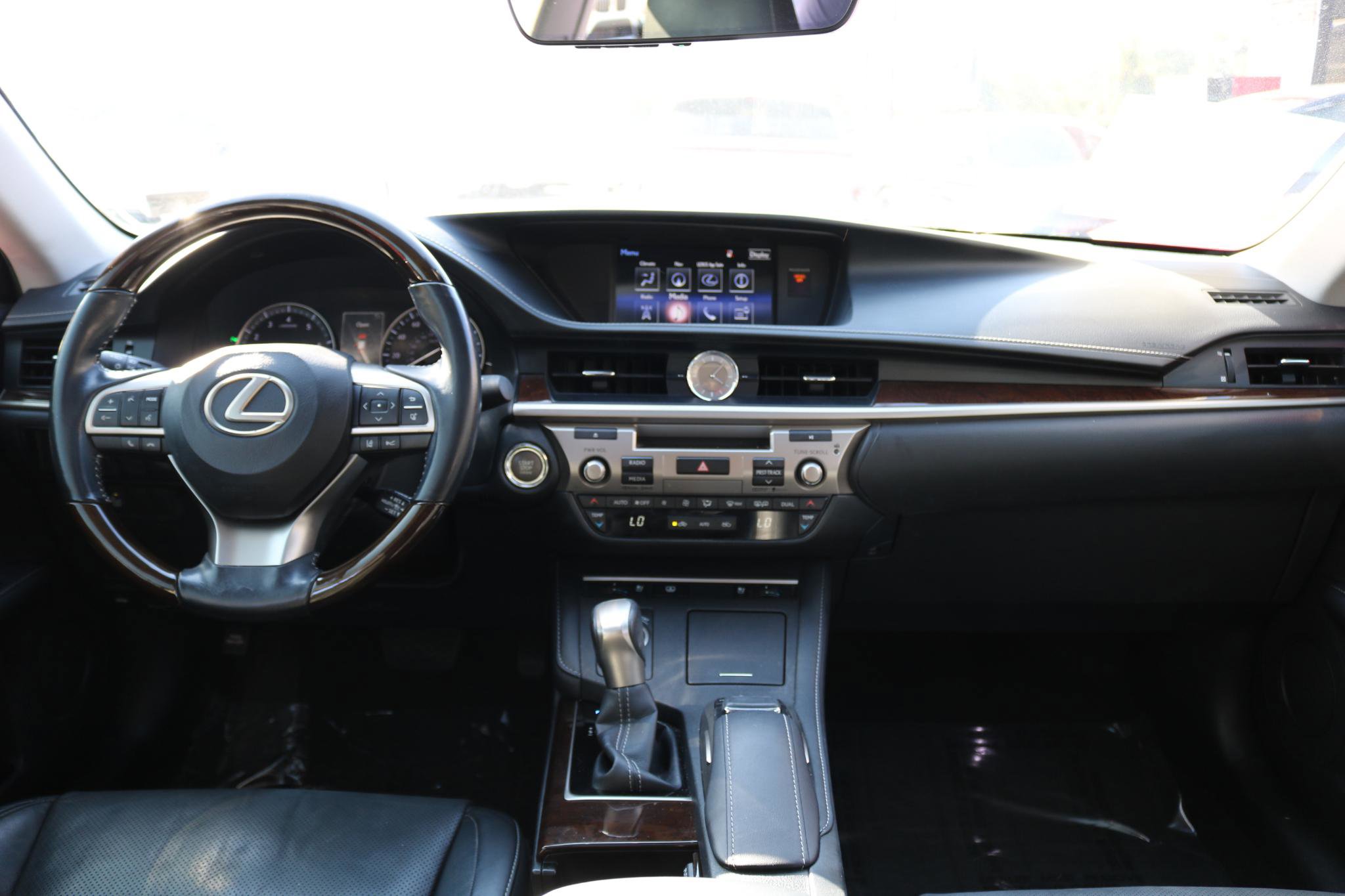Used 2016 Lexus ES 350 w/ Luxury Package w/Wood Trim image 34