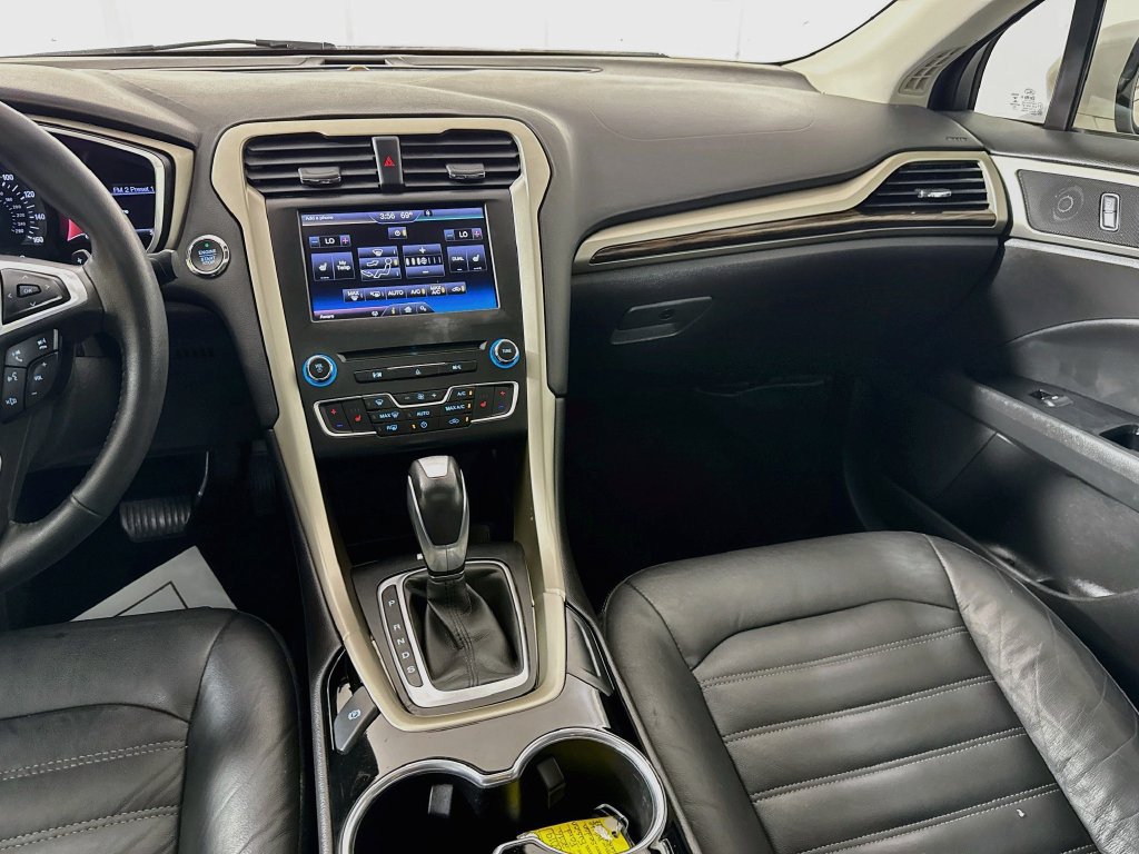 Used 2016 Ford Fusion SE w/ Equipment Group 202A AWD/4WD image 28