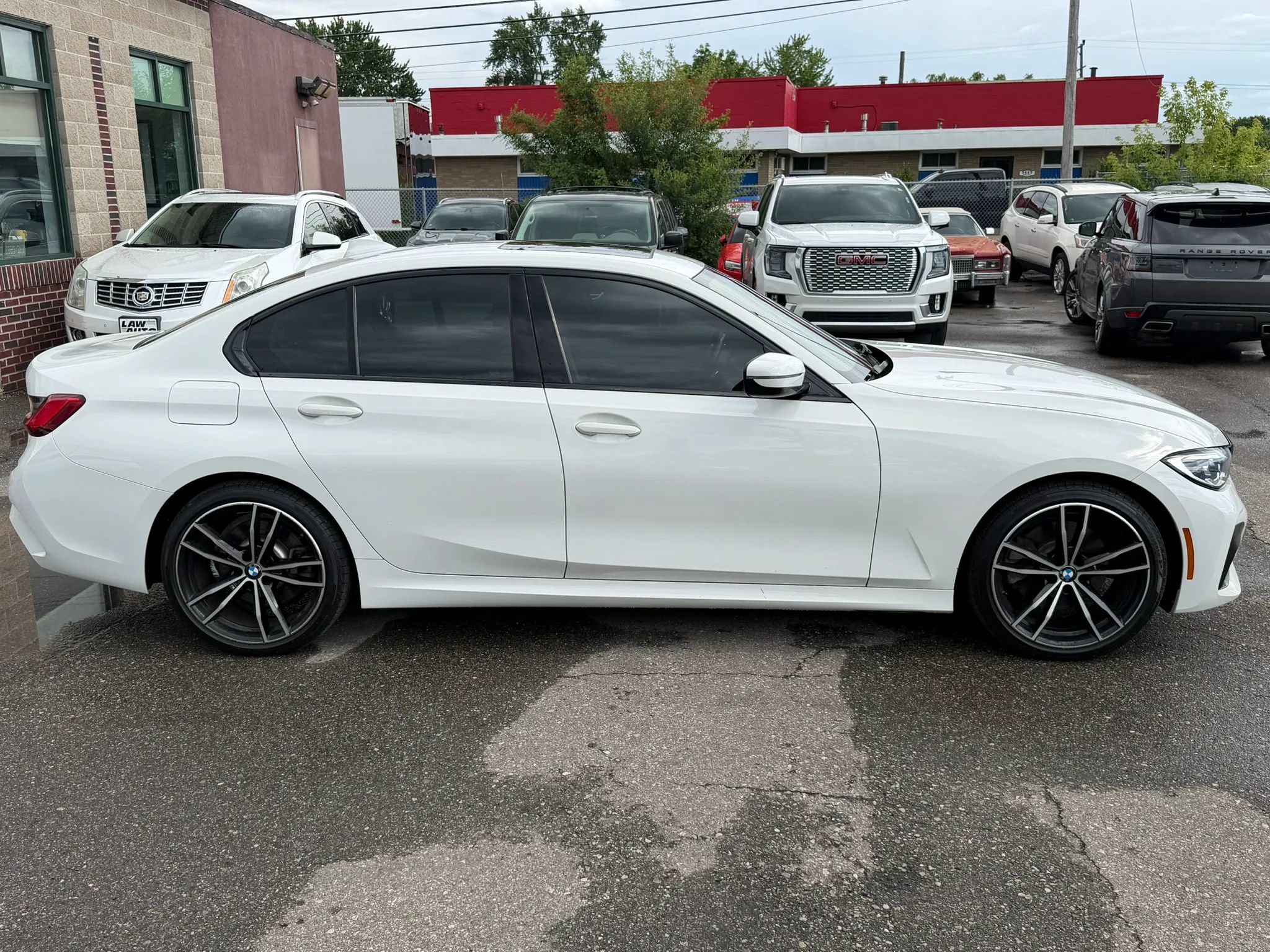 Used 2020 BMW 330i xDrive Sedan w/ M Sport Package AWD/4WD image 6