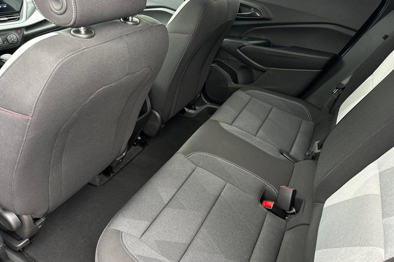 New 2026 Chevrolet Trax RS w/ Sunroof Package image 12
