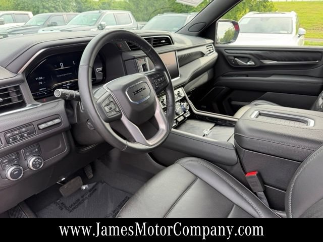 Used 2024 GMC Yukon Denali AWD/4WD image 13
