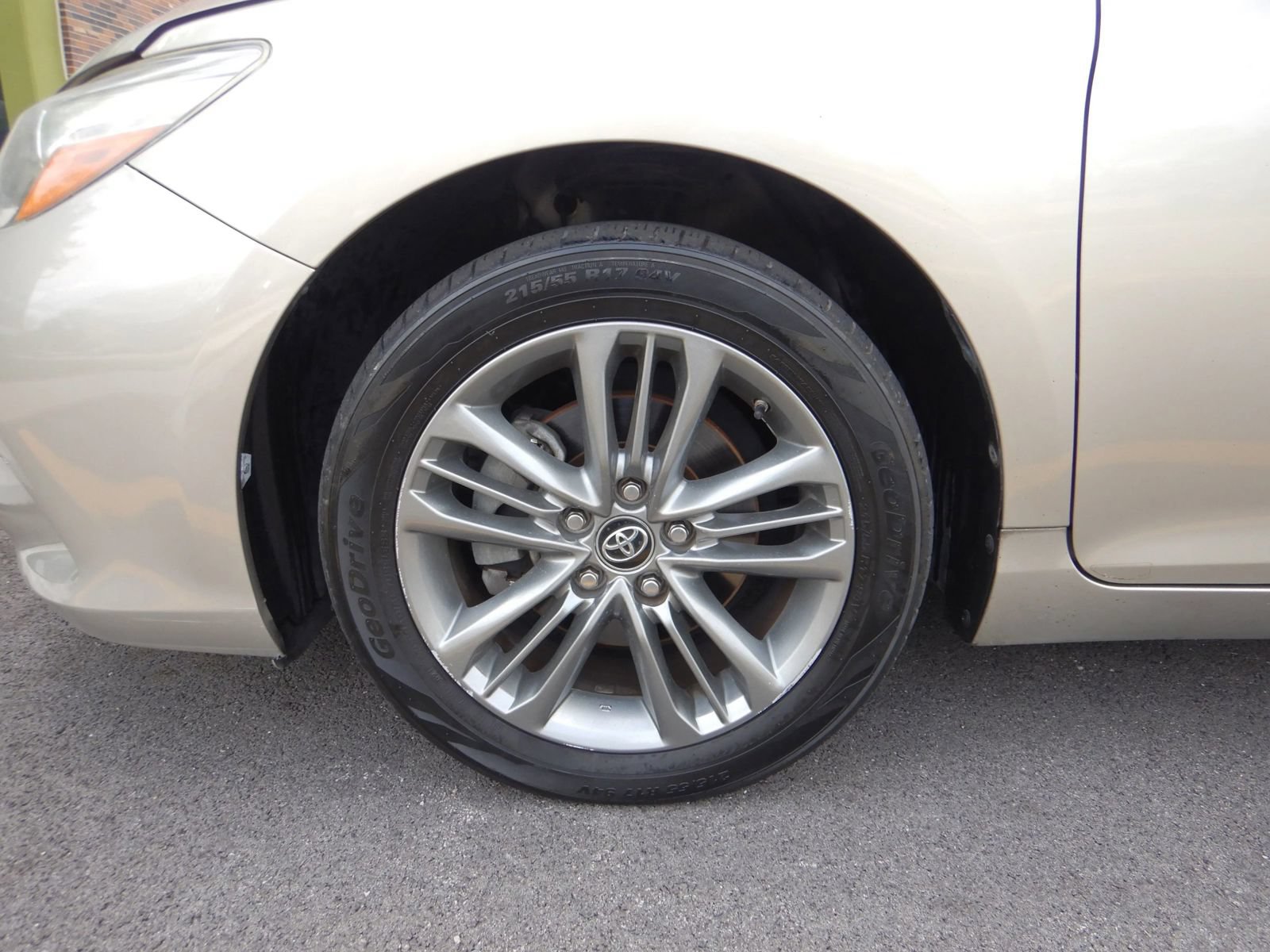 Used 2017 Toyota Camry SE FWD image 26