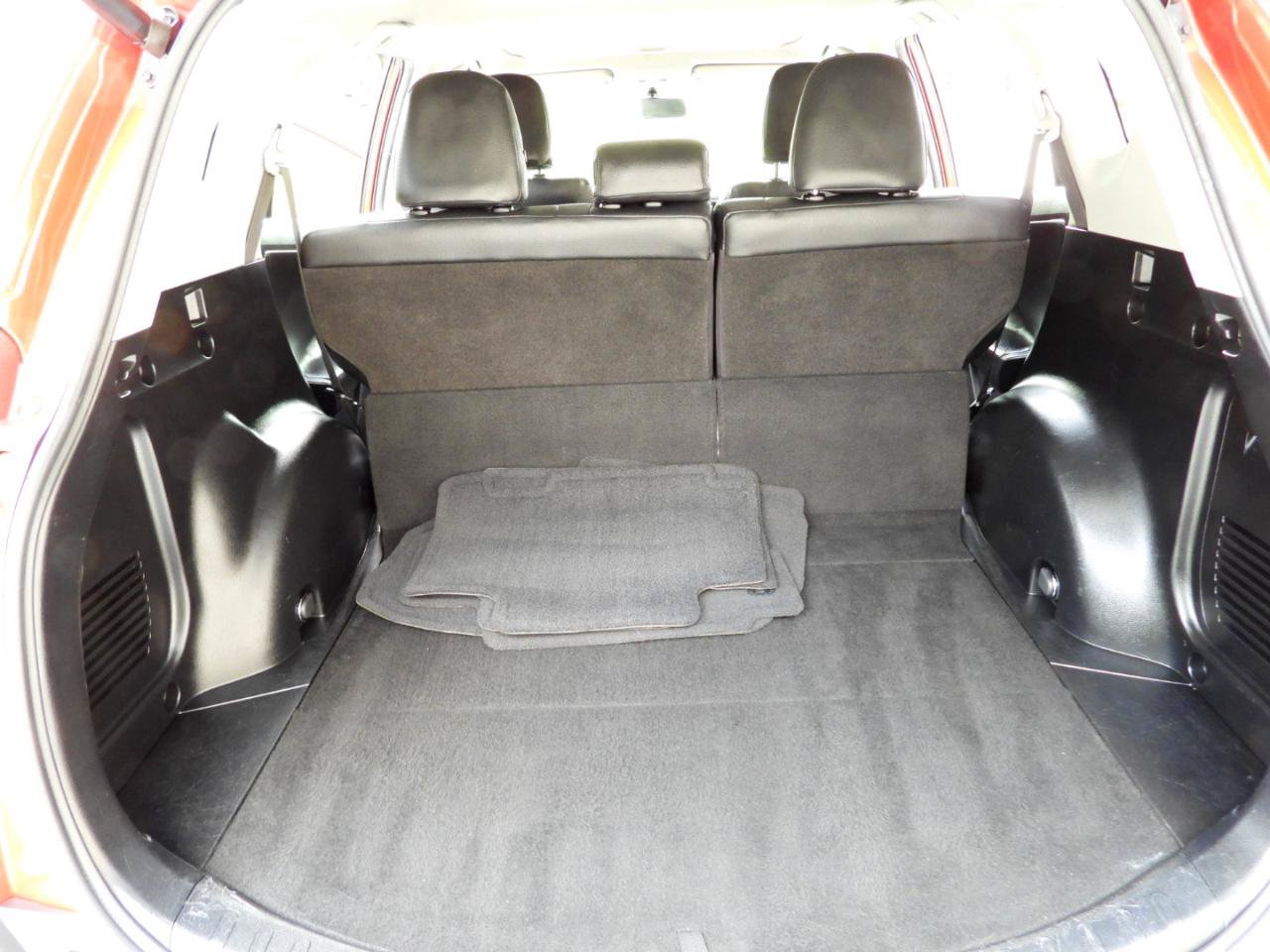 Used 2015 Toyota RAV4 XLE FWD image 32