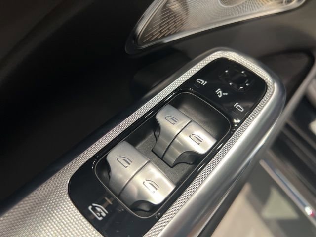 Used 2025 Mercedes-Benz E 350 4MATIC Sedan image 17