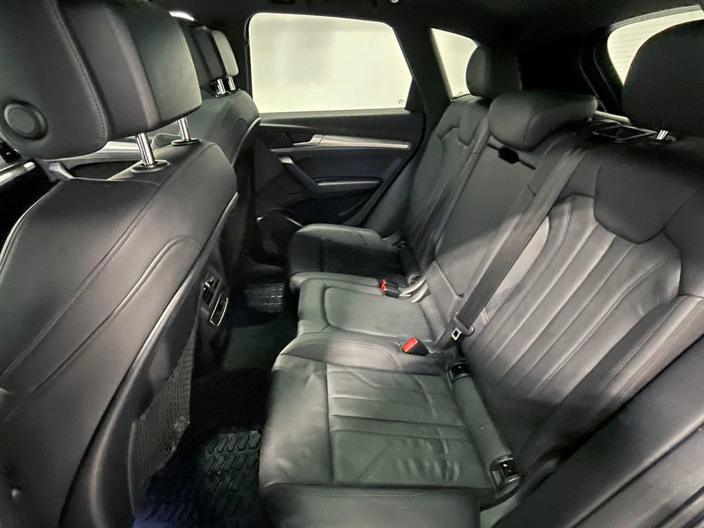 Used 2020 Audi Q5 2.0T Premium w/ Titanium Sport Package image 23
