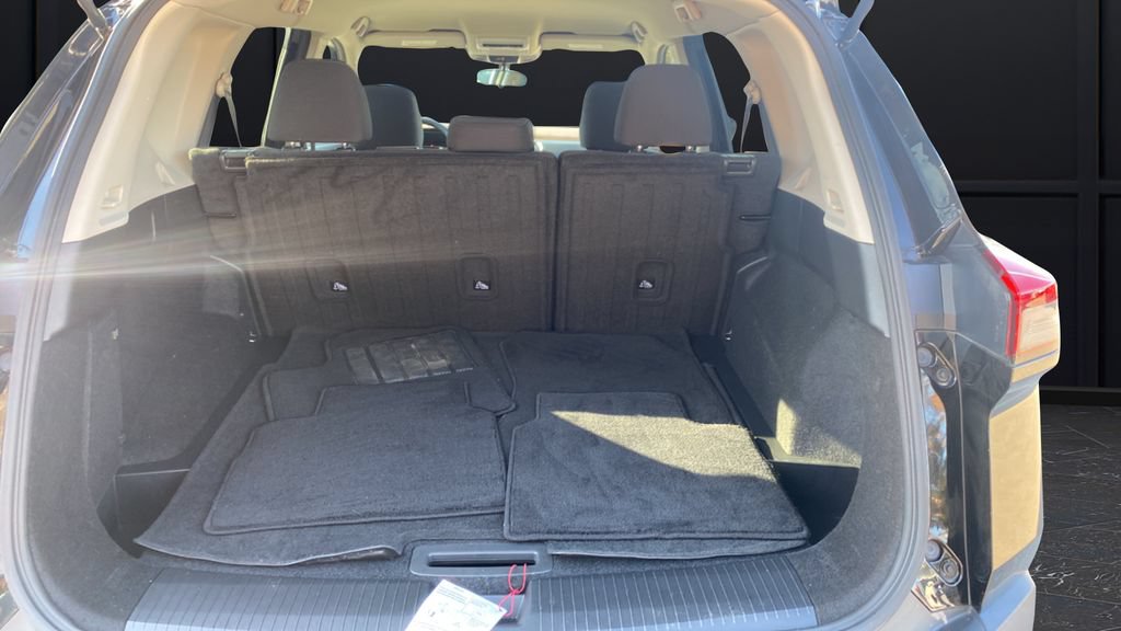 Used 2023 Nissan Rogue S FWD image 26