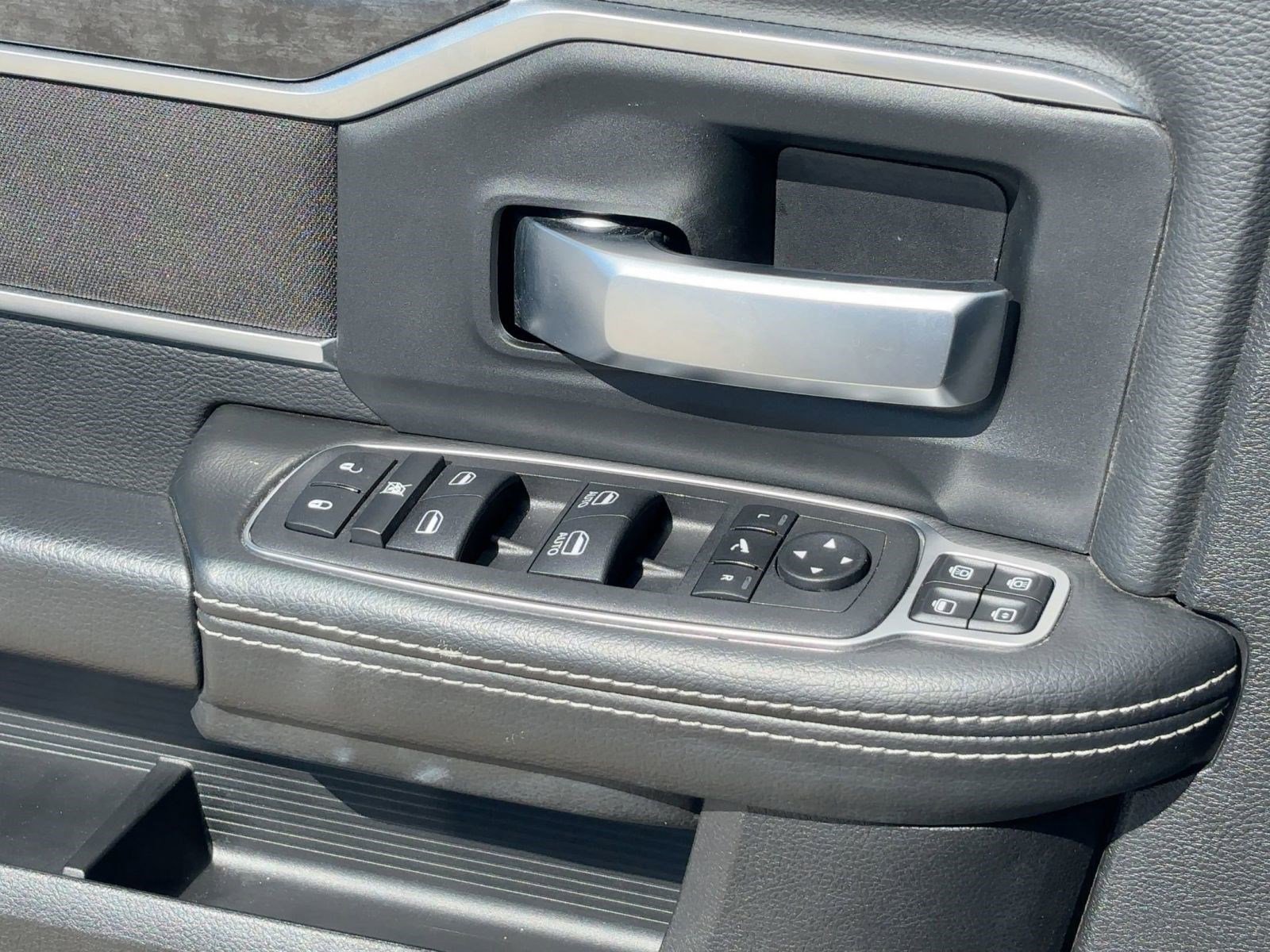 Used 2024 RAM 2500 Big Horn w/ Safety Group image 13