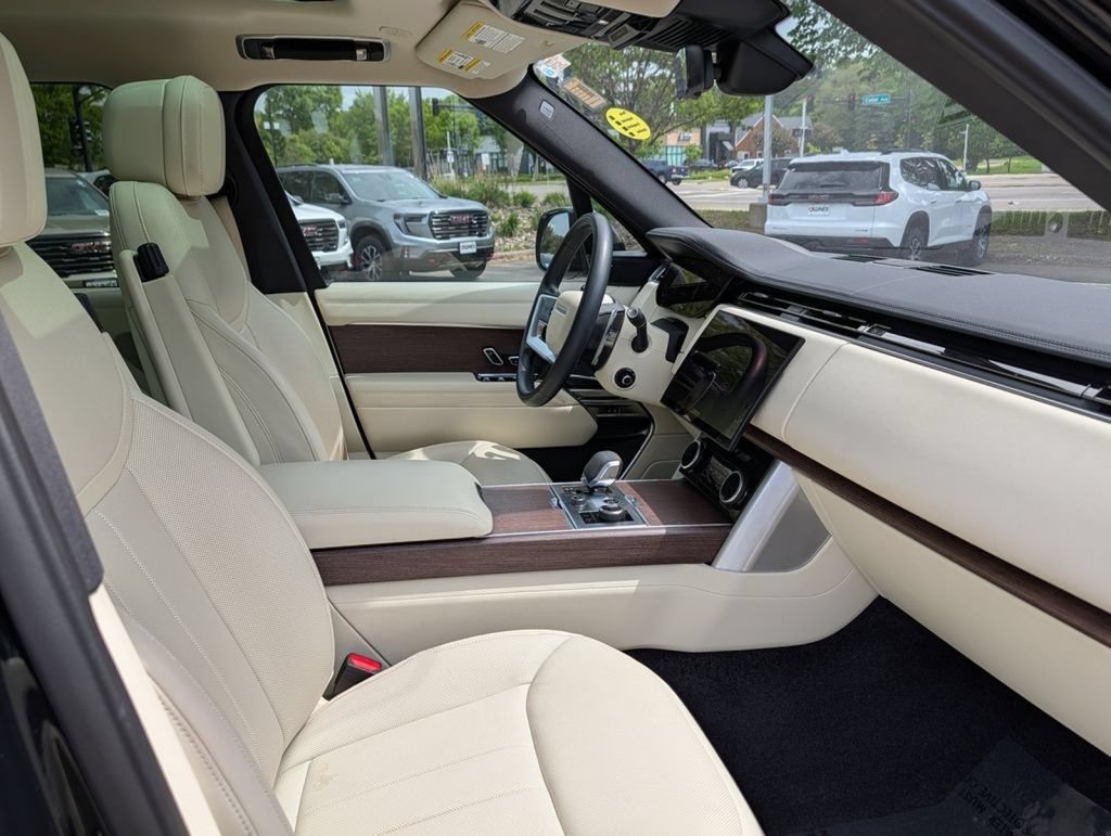 Used 2023 Land Rover Range Rover SE AWD/4WD image 16