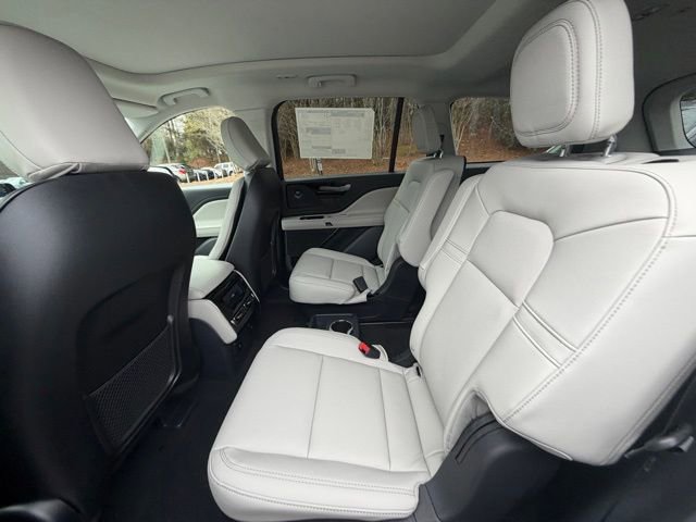 New 2026 Lincoln Aviator 2WD image 12
