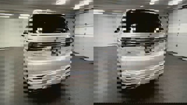 Used 2025 Buick Enclave Avenir w/ Super Cruise Package image 7