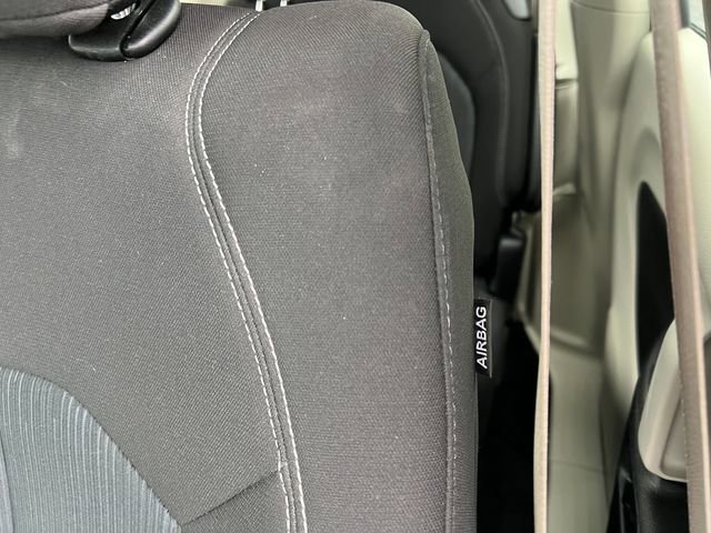 Used 2022 Chrysler Voyager LX FWD image 13