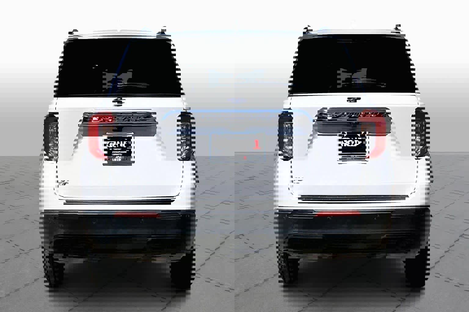 Used 2023 Ford Explorer XLT image 5