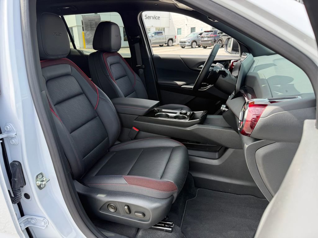 Used 2026 Chevrolet Equinox RS w/ Convenience Package III FWD image 32
