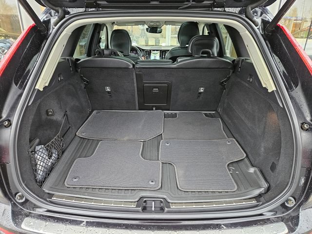Certified 2023 Volvo XC60 B5 Ultimate w/ Protection Package Premier AWD/4WD image 11