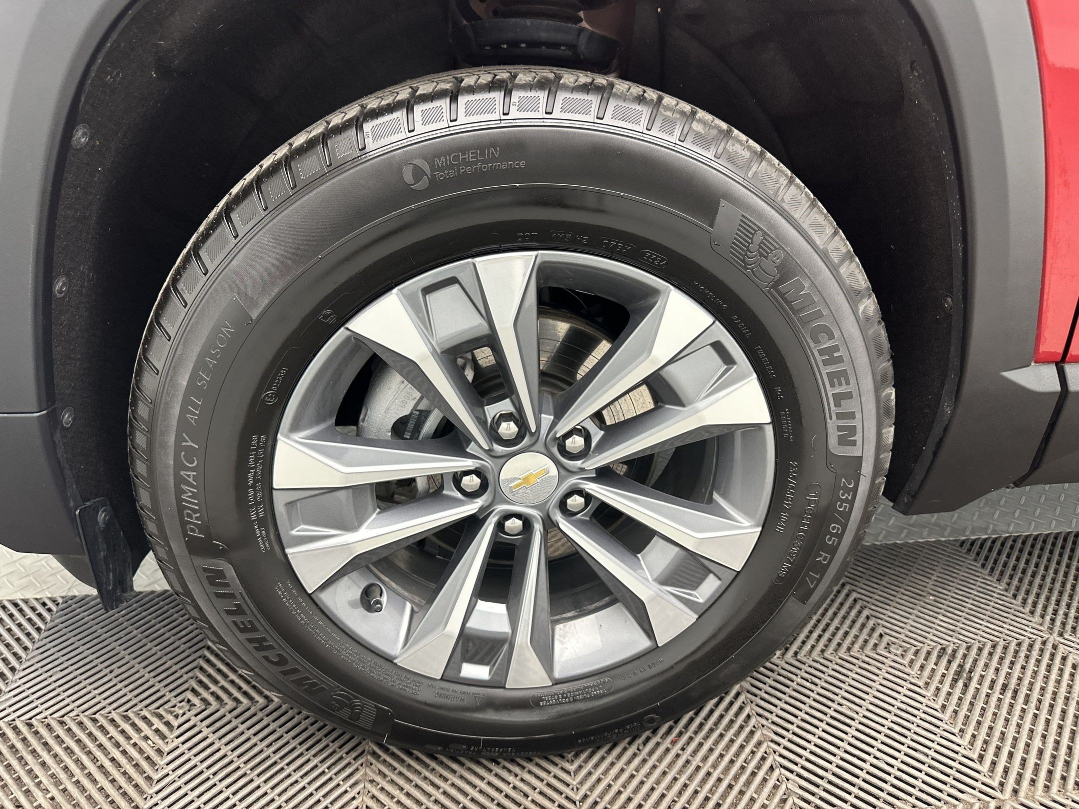 Certified 2025 Chevrolet Equinox LT w/ Safety and Technology Package AWD/4WD image 13