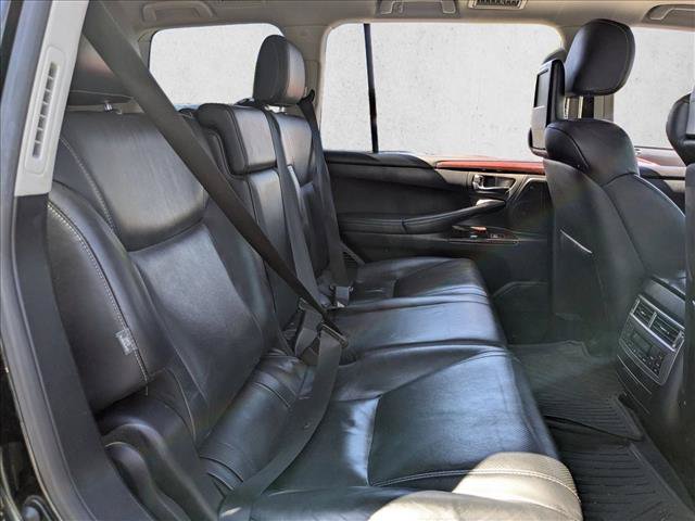 Used 2015 Lexus LX 570 4WD w/ Luxury Package image 16