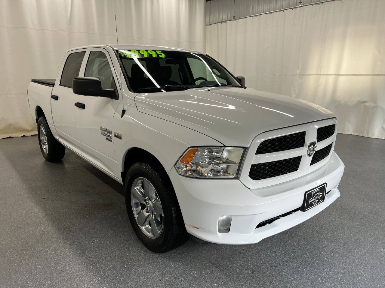 Used 2019 RAM 1500 Express w/ Express Value Package AWD/4WD image 3