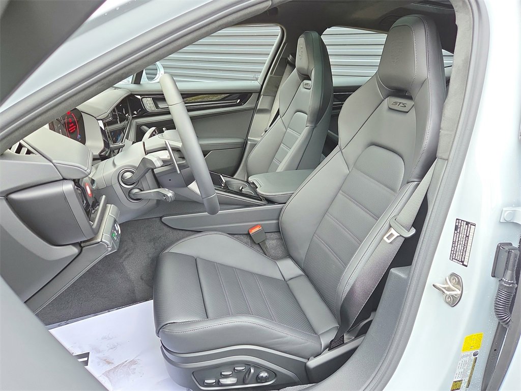 New 2026 Porsche Panamera GTS image 5