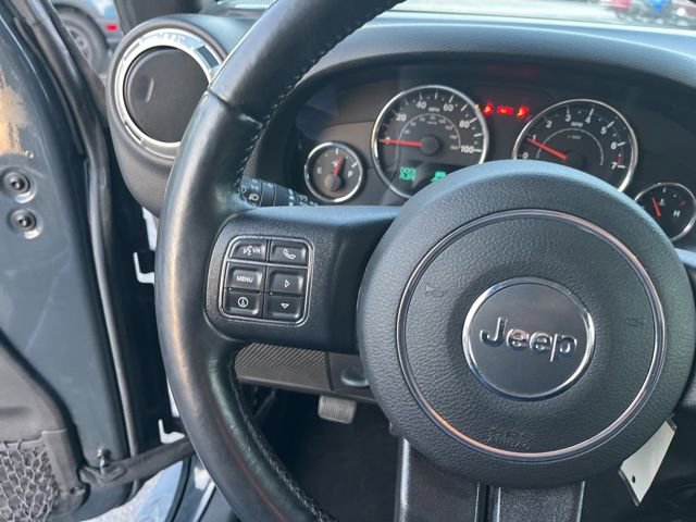 Used 2016 Jeep Wrangler Unlimited Rubicon w/ Connectivity Group AWD/4WD image 20