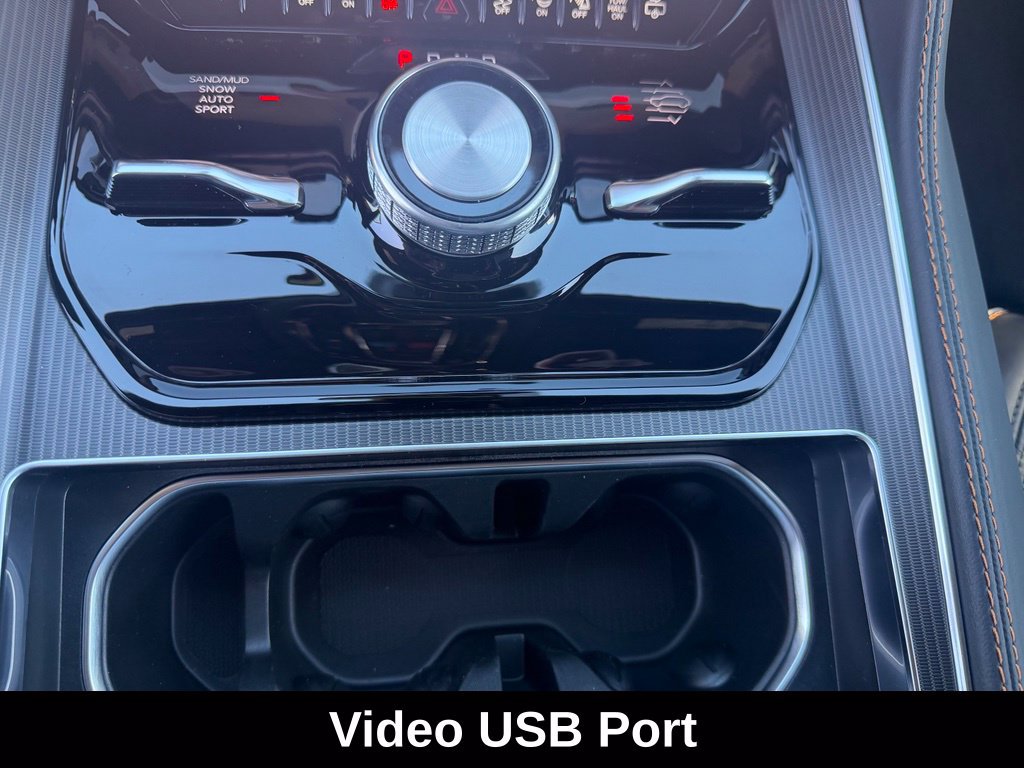 New 2026 Jeep Grand Wagoneer L Summit AWD/4WD image 21