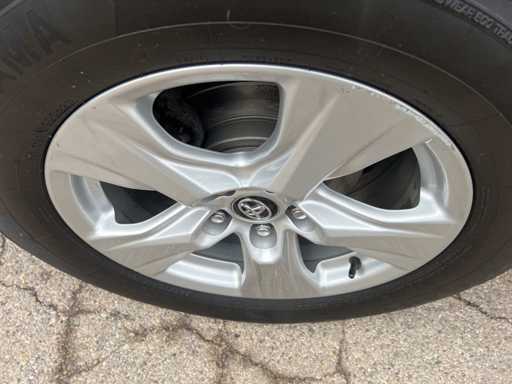 Used 2020 Toyota RAV4 XLE w/ Convenience Package image 45