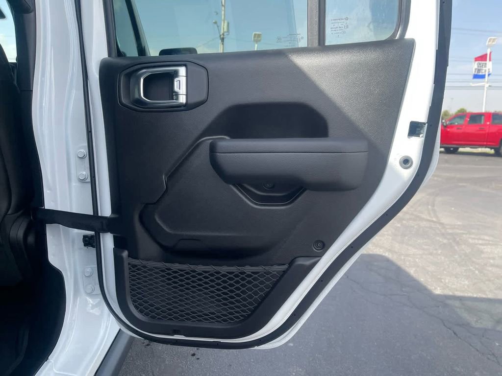 New 2026 Jeep Wrangler Unlimited Rubicon image 12