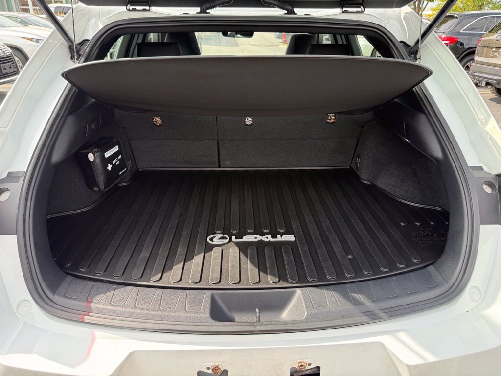 Used 2019 Lexus UX 250h F Sport w/ F Sport Premium Package AWD/4WD image 17