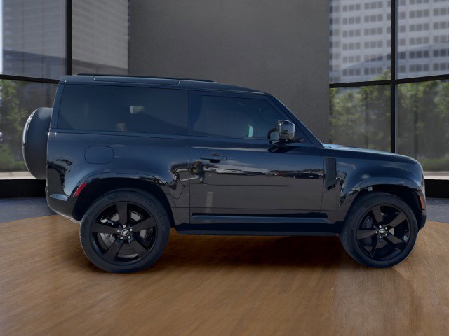 Used 2024 Land Rover Defender 90 X-Dynamic SE image 9