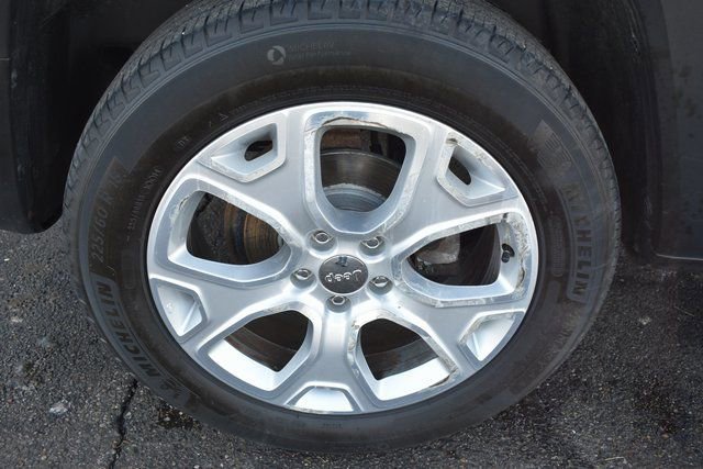 Used 2017 Jeep Renegade Limited image 44