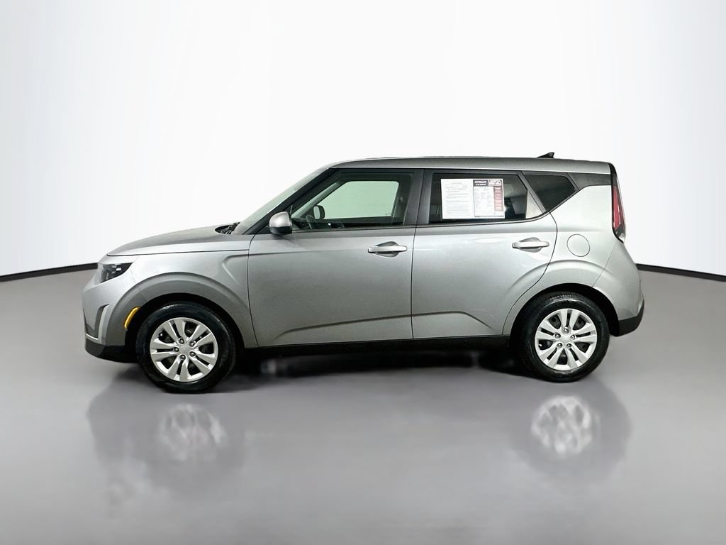 Used 2023 Kia Soul LX FWD image 5