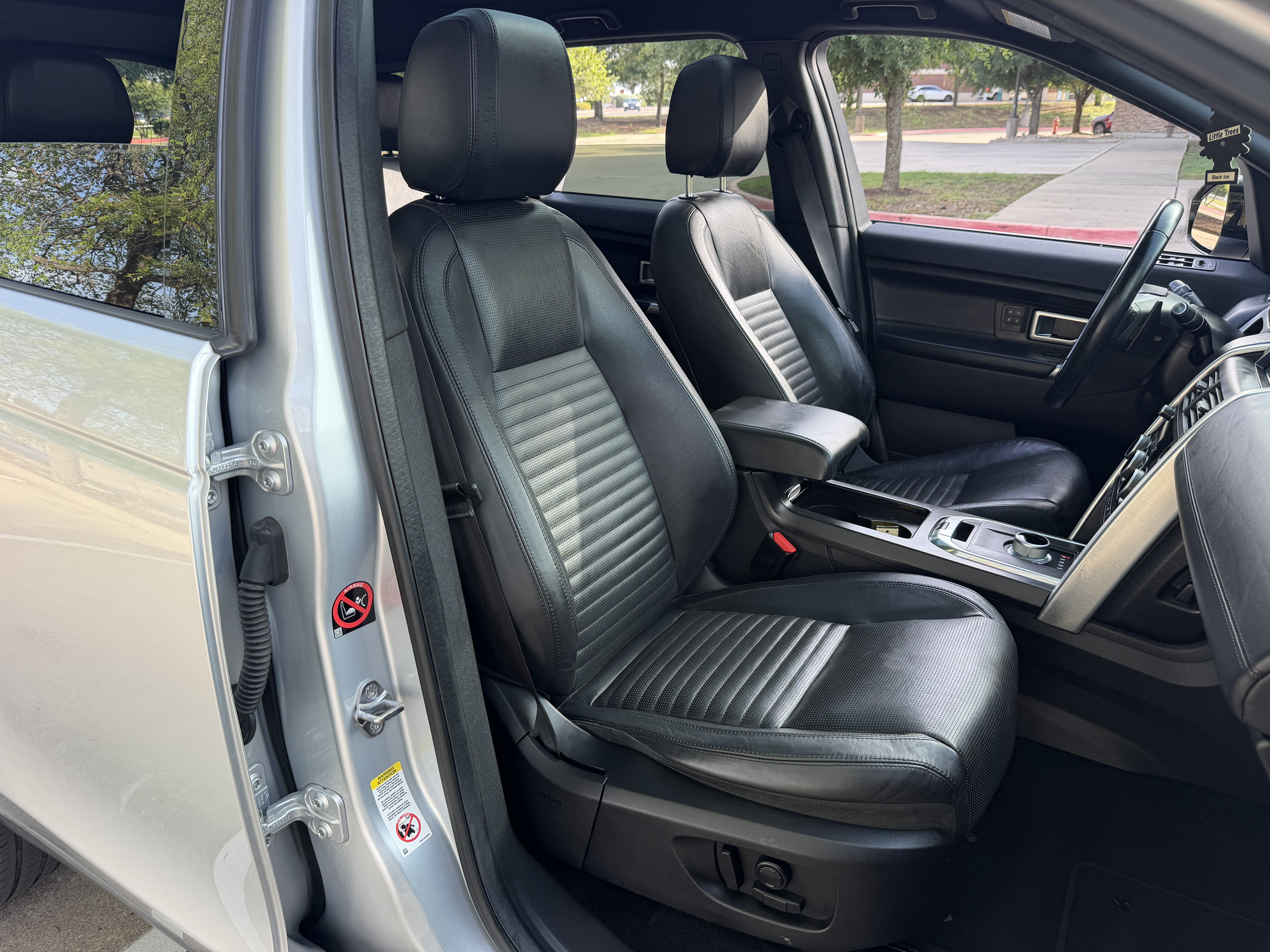 Used 2015 Land Rover Discovery Sport HSE Luxury AWD/4WD image 10