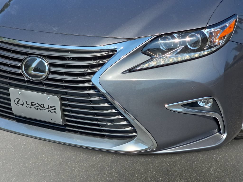 Used 2018 Lexus ES 350 w/ Luxury Package w/Wood Trim FWD image 33