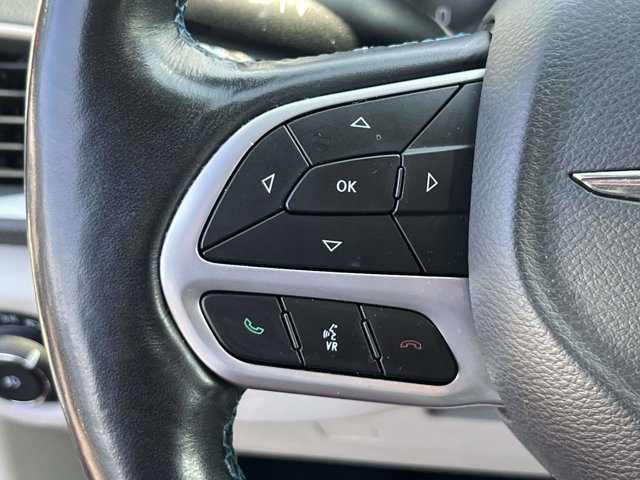 Certified 2021 Chrysler Pacifica Touring-L w/ Uconnect Theater Family Group FWD image 21