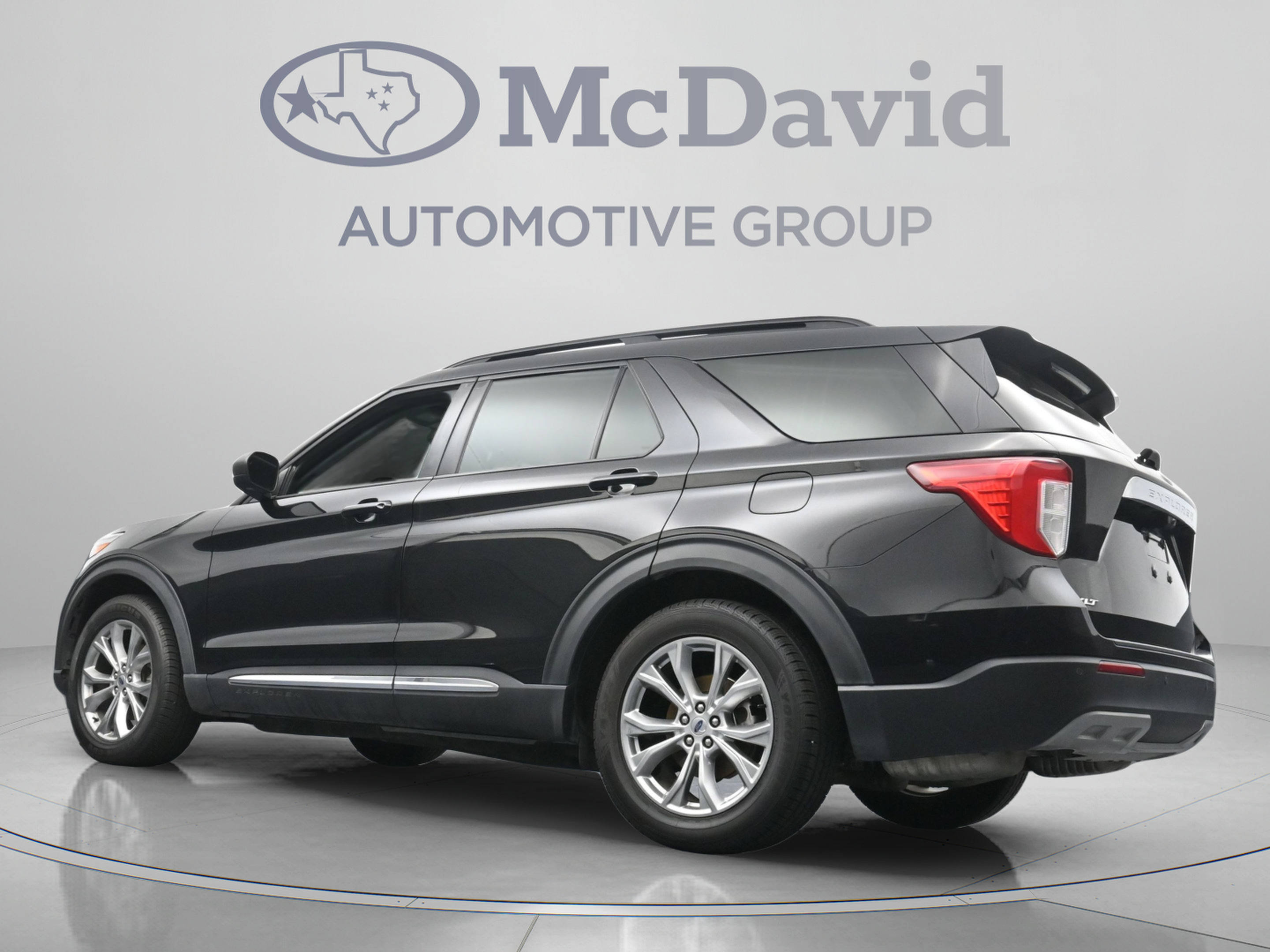 Used 2021 Ford Explorer XLT w/ Equipment Group 202A RWD image 29