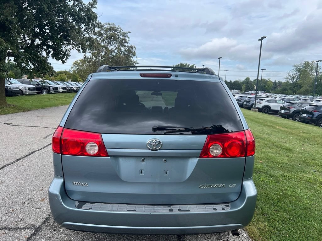 Used 2007 Toyota Sienna FWD image 4