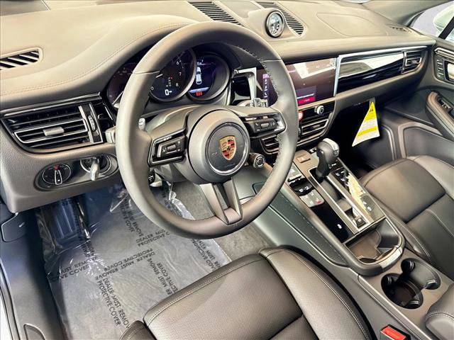 Certified 2026 Porsche Macan Turbo AWD/4WD image 4