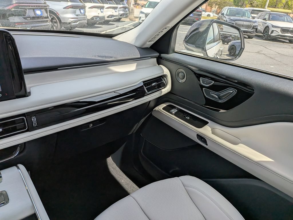 New 2026 Lincoln Aviator Reserve w/ Illumination Package RWD image 19