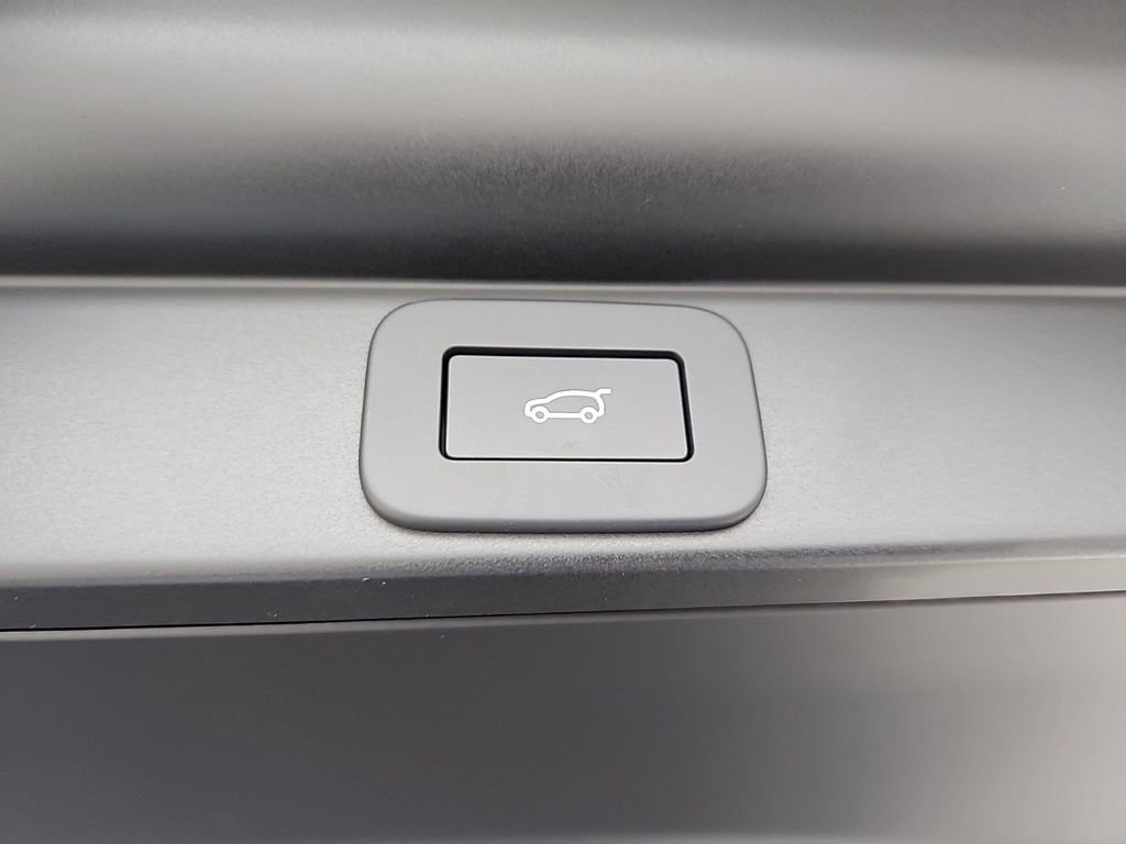 New 2025 Land Rover Range Rover SE AWD/4WD image 14