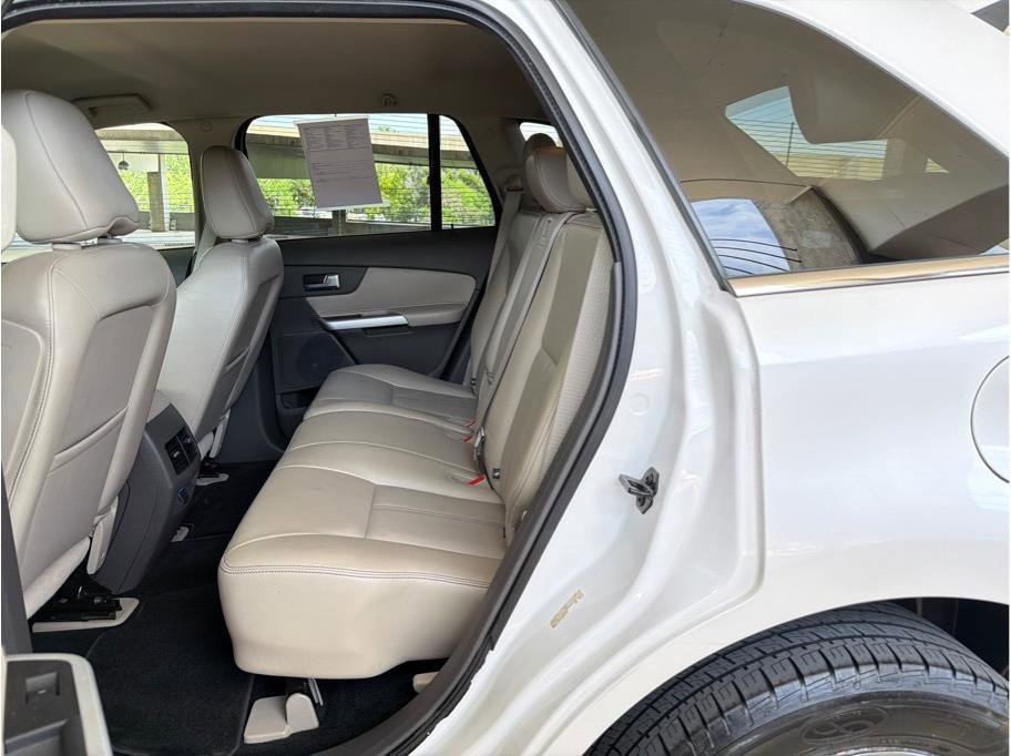 Used 2012 Ford Edge Limited w/ Driver Entry Pkg FWD image 11