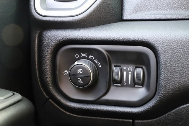 New 2026 RAM 1500 4x4 Crew Cab image 37