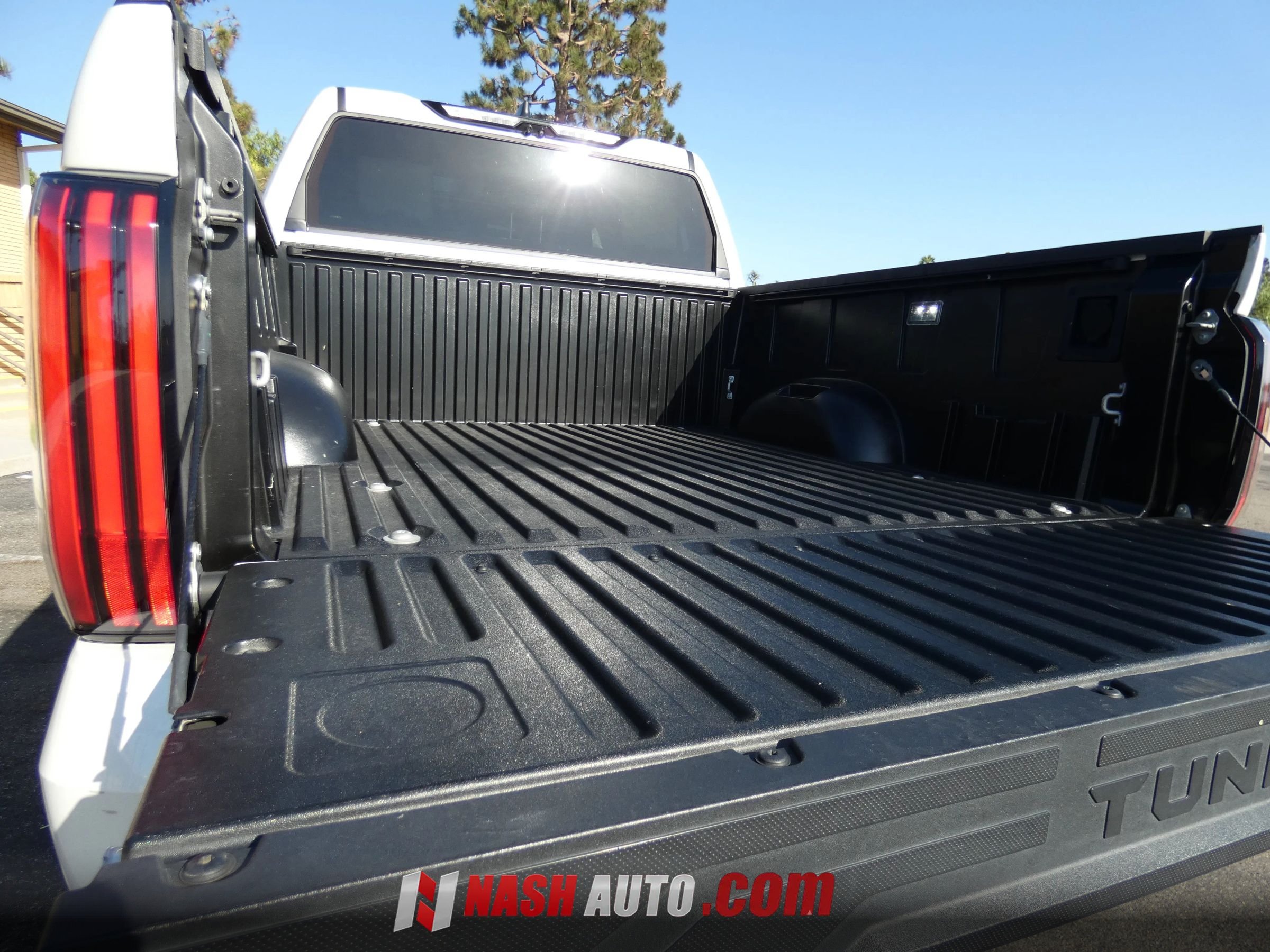 Used 2024 Toyota Tundra Platinum AWD/4WD image 23