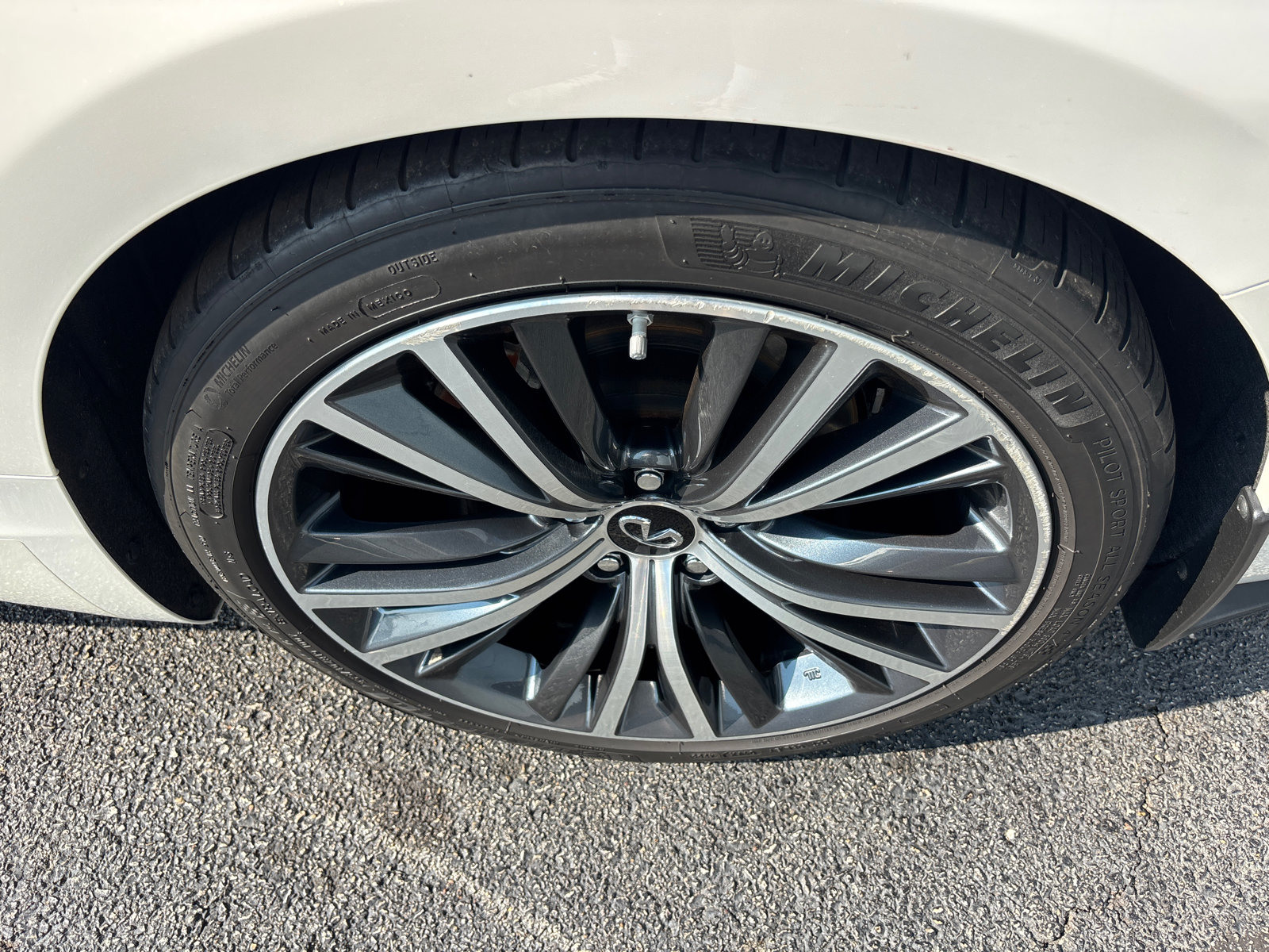 Used 2021 INFINITI Q60 3.0t Luxe w/ Essential Package AWD/4WD image 10