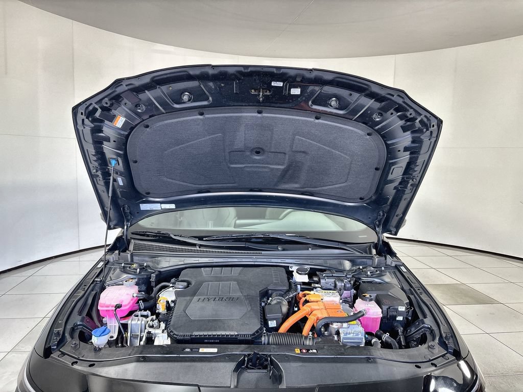 Certified 2025 Hyundai Elantra Hybrid FWD image 17